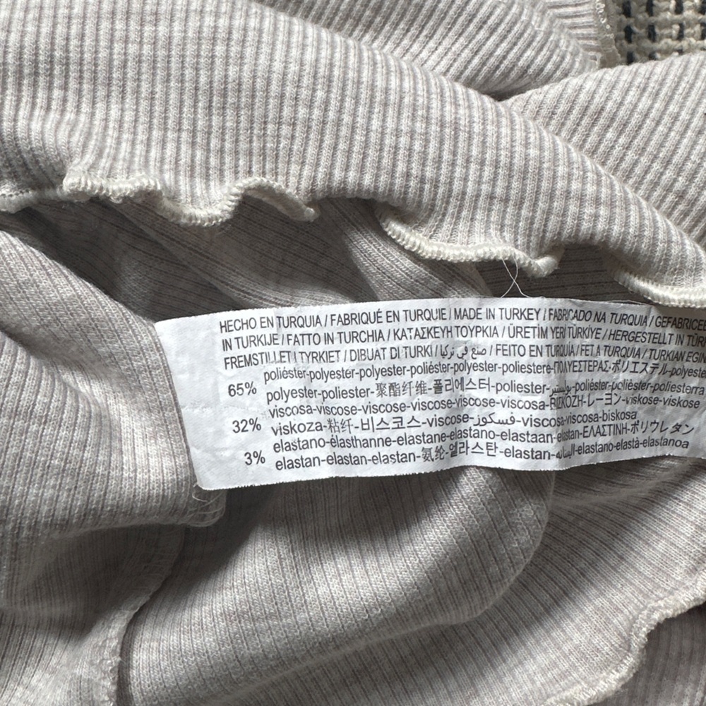 Stradivarius Ribbed Cream Top Size Small - Picture 6 of 8